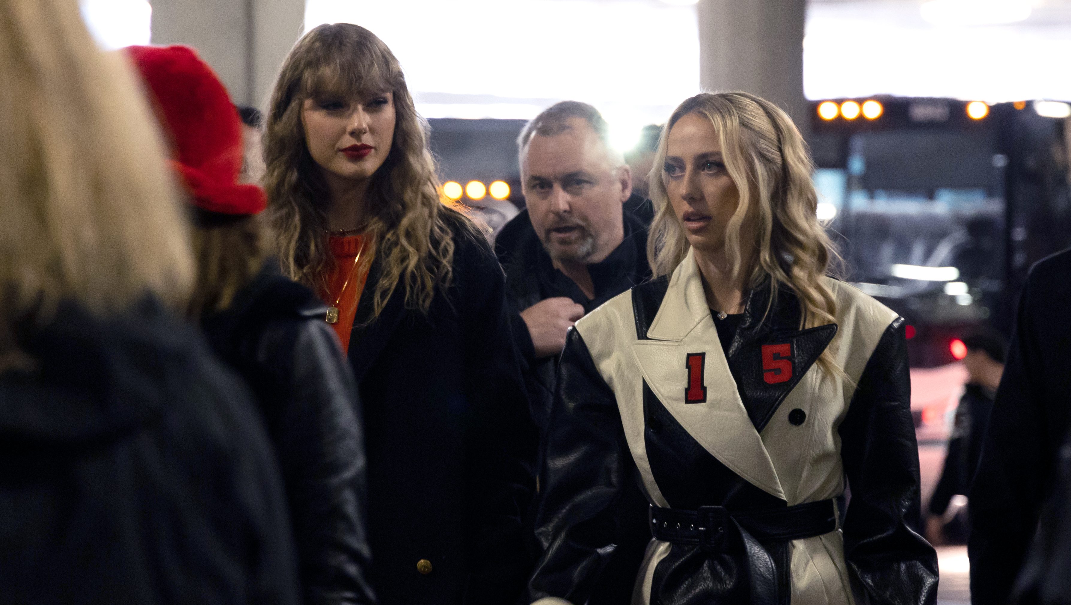 Taylor Swift & Travis Kelce Have Double Date With Brittany & Patrick Mahomes