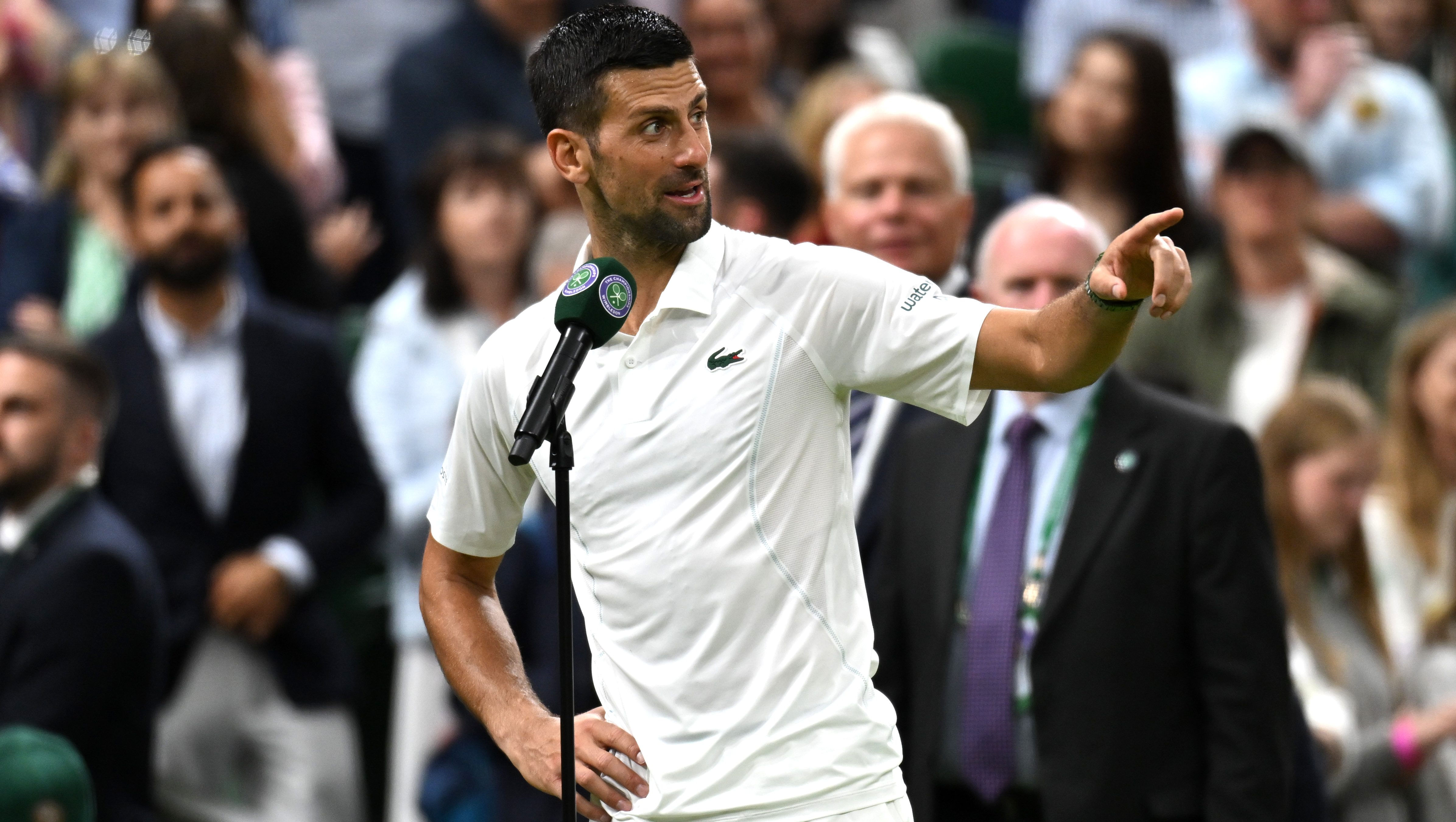 Novak Djokovic Calls Out ‘Disrectful’ Wimbledon Fans – Hollywood Life