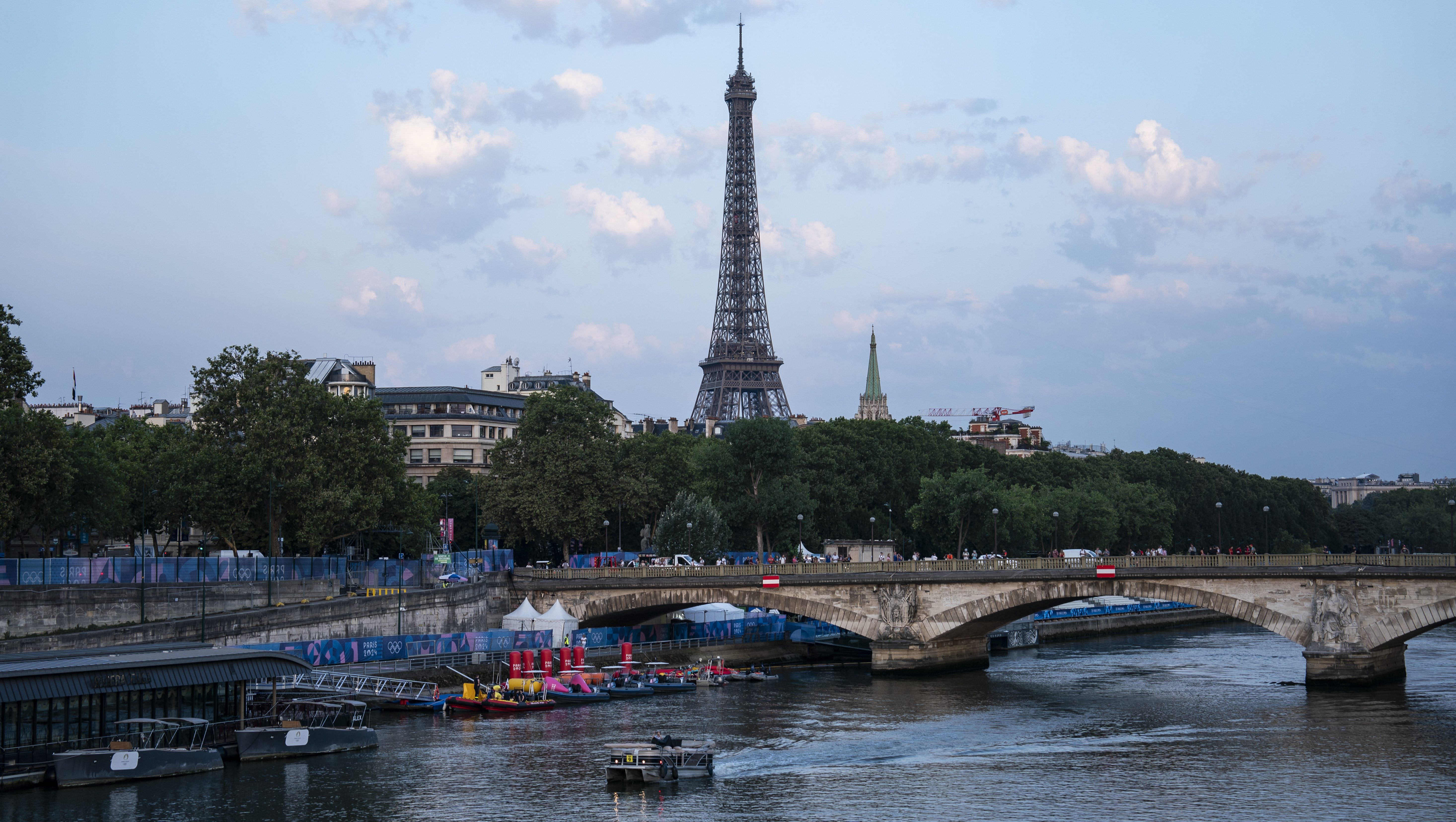 Olympic Officials Postpone Men’s Triathlon Due to Pollution in the Seine