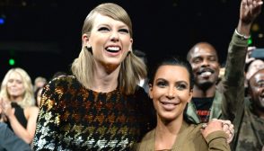 LOS ANGELES, CA - AUGUST 30:  Taylor Swift and Kim Kardashian West attend the 2015 MTV Video Music Awards at Microsoft Theater on August 30, 2015 in Los Angeles, California.  (Photo by Kevin Mazur/MTV1415/WireImage)