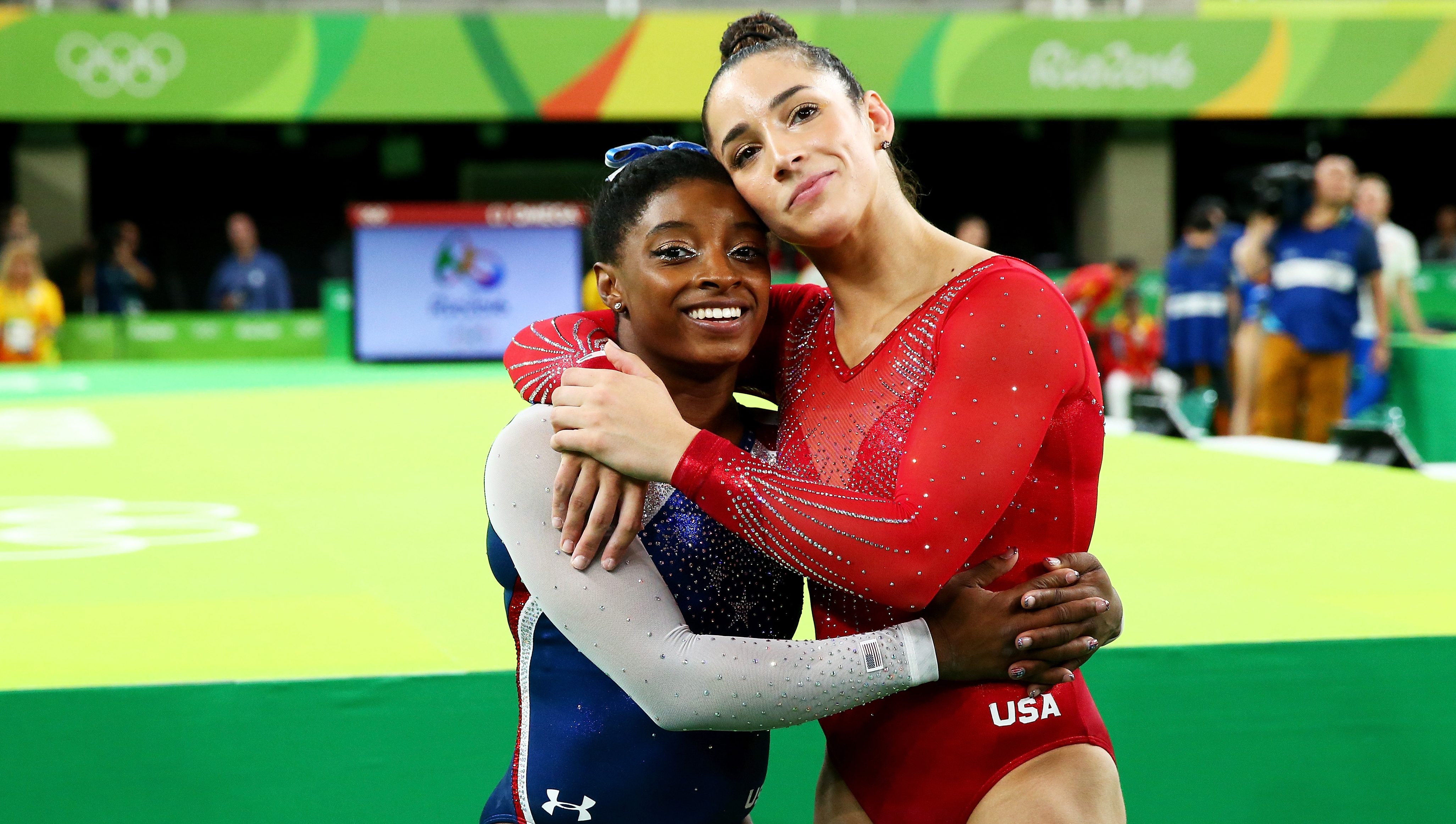 Simone Biles Apologizes to Aly Raisman for Calling Her Grandma ...