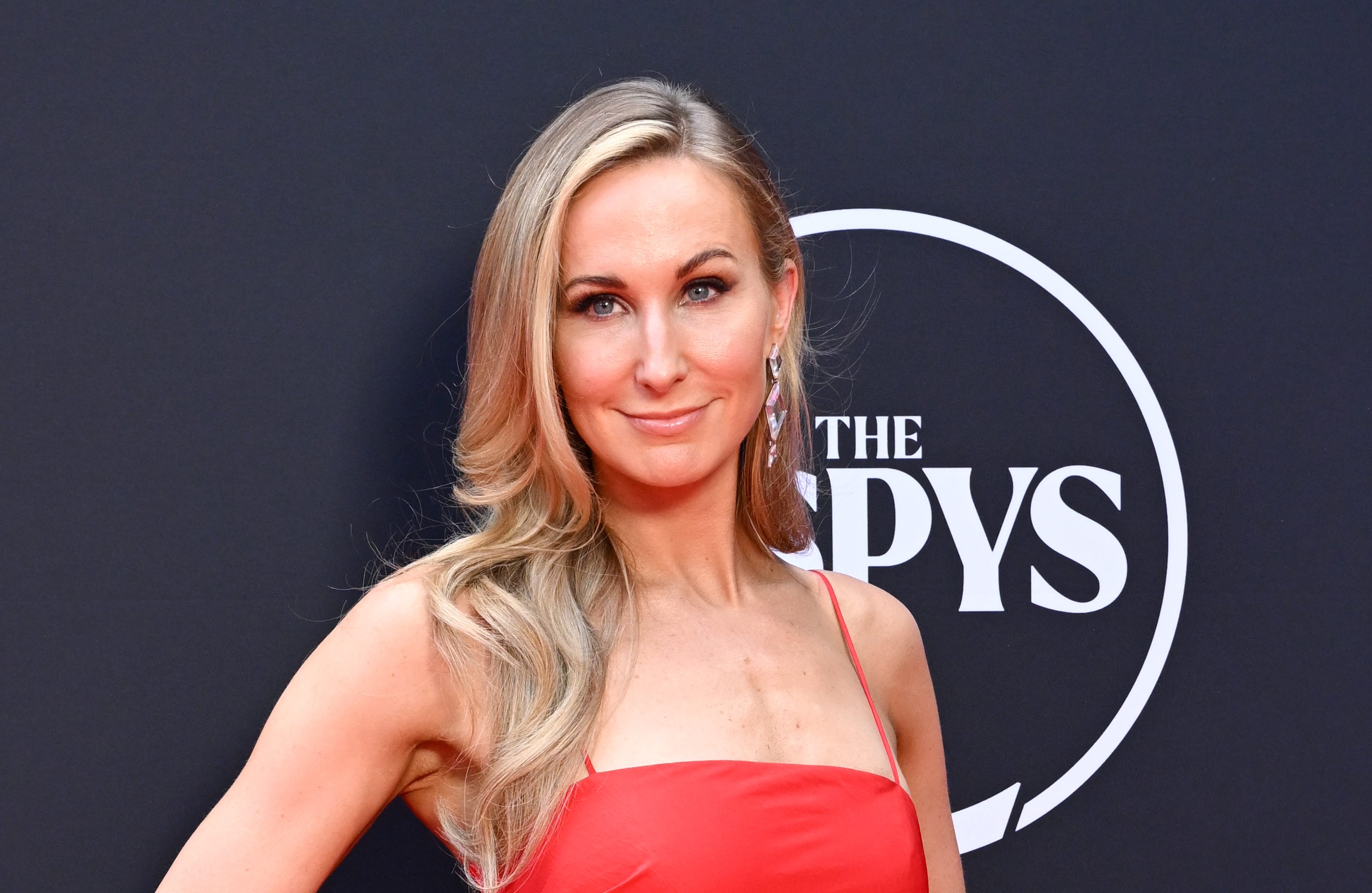 All About Golden Globes 2025 Host Nikki Glaser