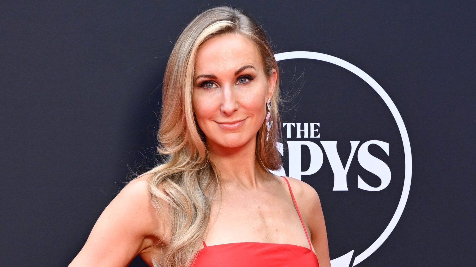 Nikki Glaser to Host the 2025 Golden Globe Awards Hollywood Life