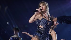 MUNICH, GERMANY - JULY 27: EDITORIAL USE ONLY. NO BOOK COVERS. Taylor Swift performs onstage during "Taylor Swift | The Eras Tour" at Olympiastadion on July 27, 2024 in Munich, Germany. (Photo by Thomas Niedermueller/TAS24/Getty Images  for TAS Rights Management )