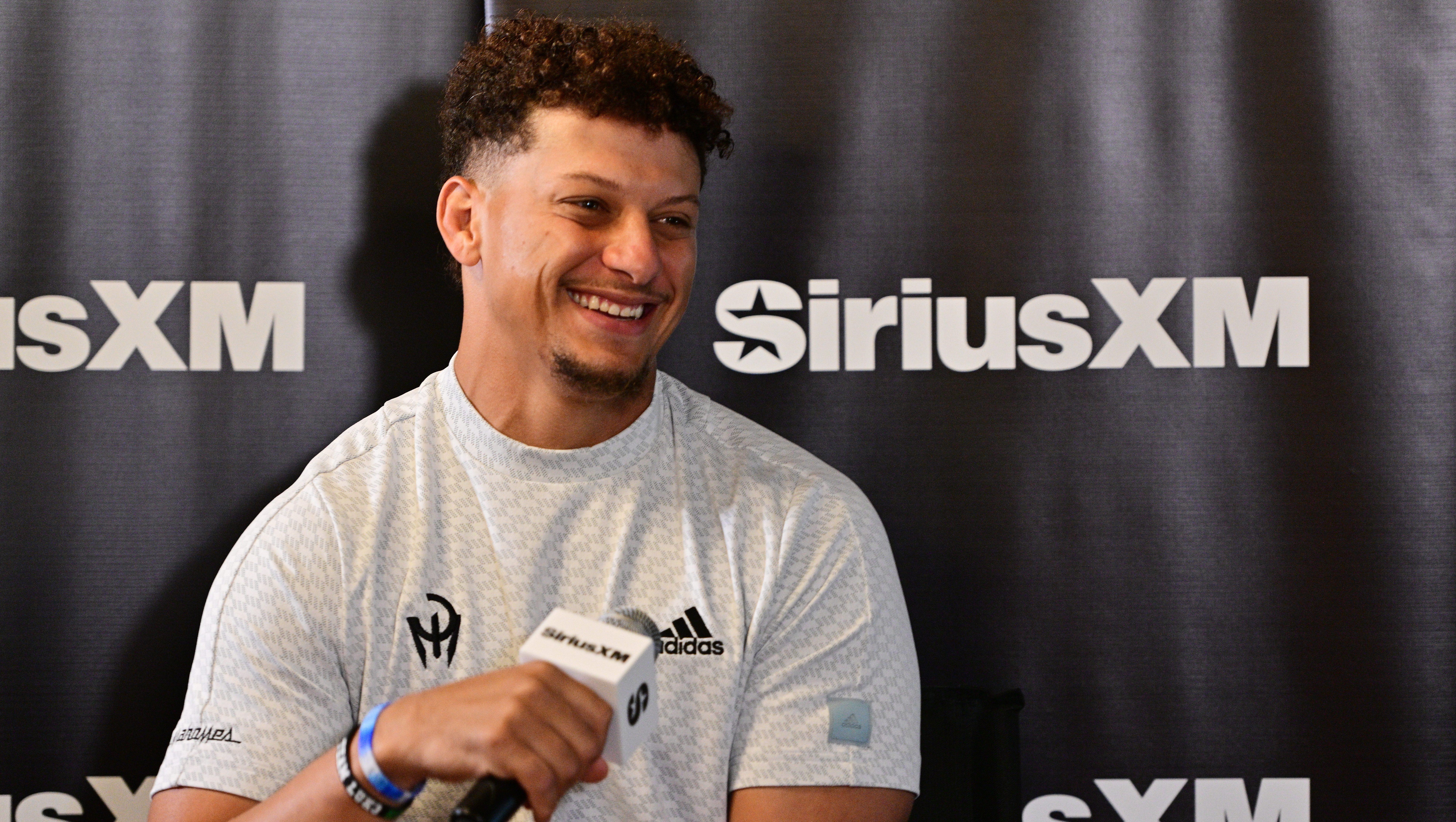 Patrick Mahomes Says Taylor Swift is ‘Really Interested’ in Football – Hollywood Life