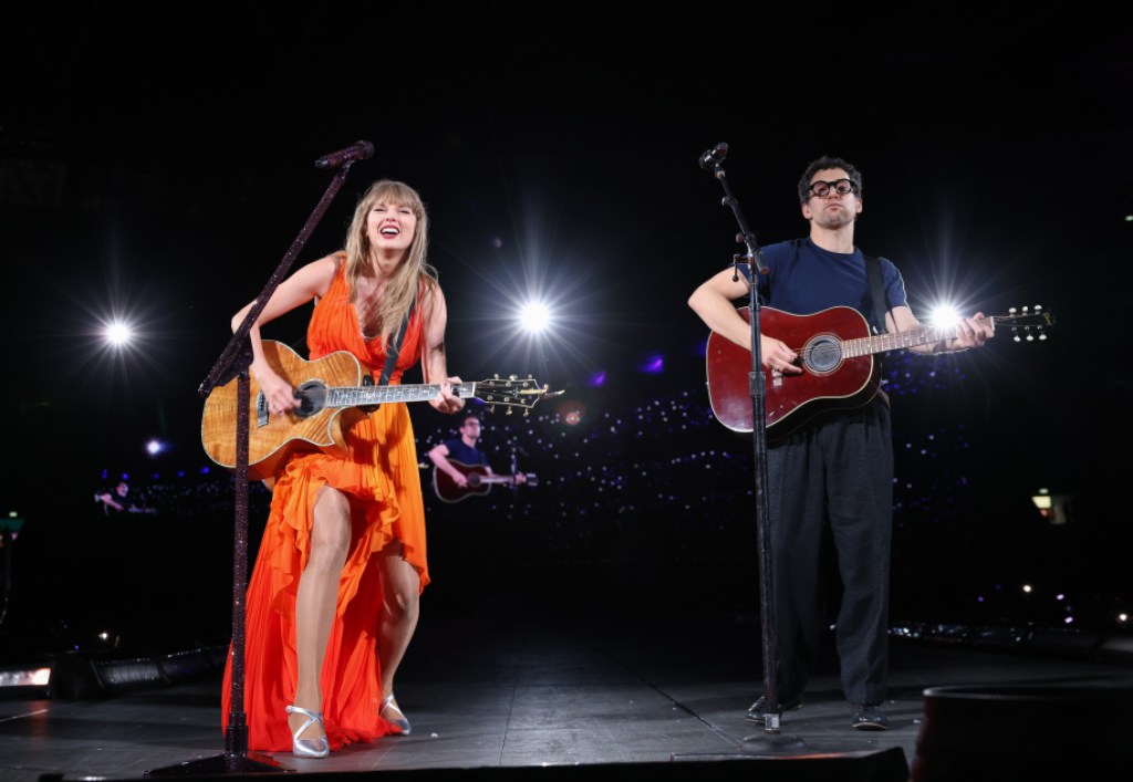 LONDON, ENGLAND - AUGUST 20: EDITORIAL USE ONLY. NO COVERS. Taylor Swift and Jack Antonoff perform onstage during "Taylor Swift | The Eras Tour" at Wembley Stadium on August 20, 2024 in London, England. (Photo by TAS2024/Getty Images)