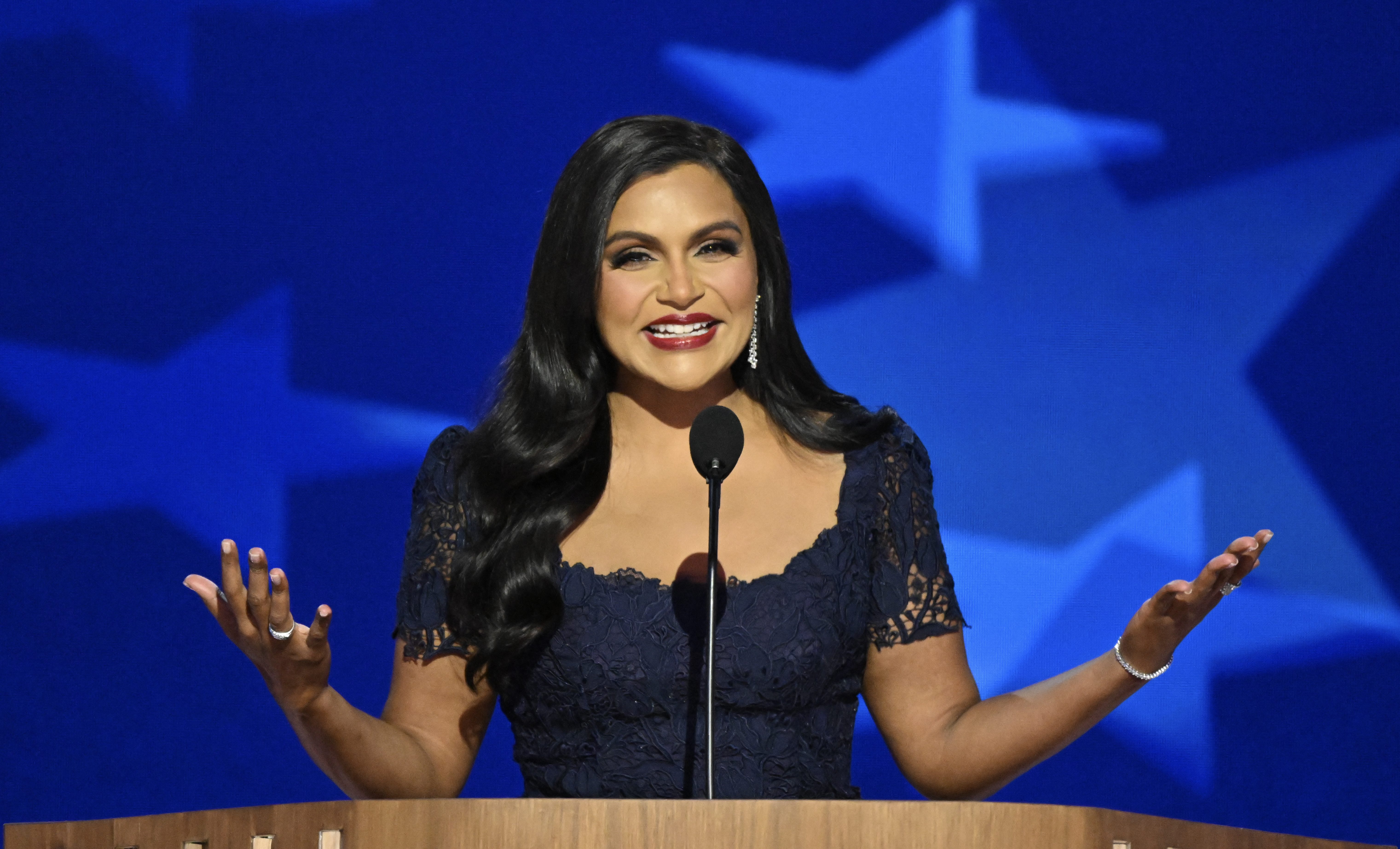 Mindy Kaling Seemingly Nods to Ben Affleck & Jennifer Lopez Divorce at 2024 DNC