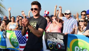RIO DE JANEIRO, BRAZIL - AUGUST 17:  (BROADCAST - OUT)  Zac Efron makes an appearance on the Today show set on Copacabana Beach on August 17, 2016 in Rio de Janeiro, Brazil.  (Photo by Harry How/Getty Images)