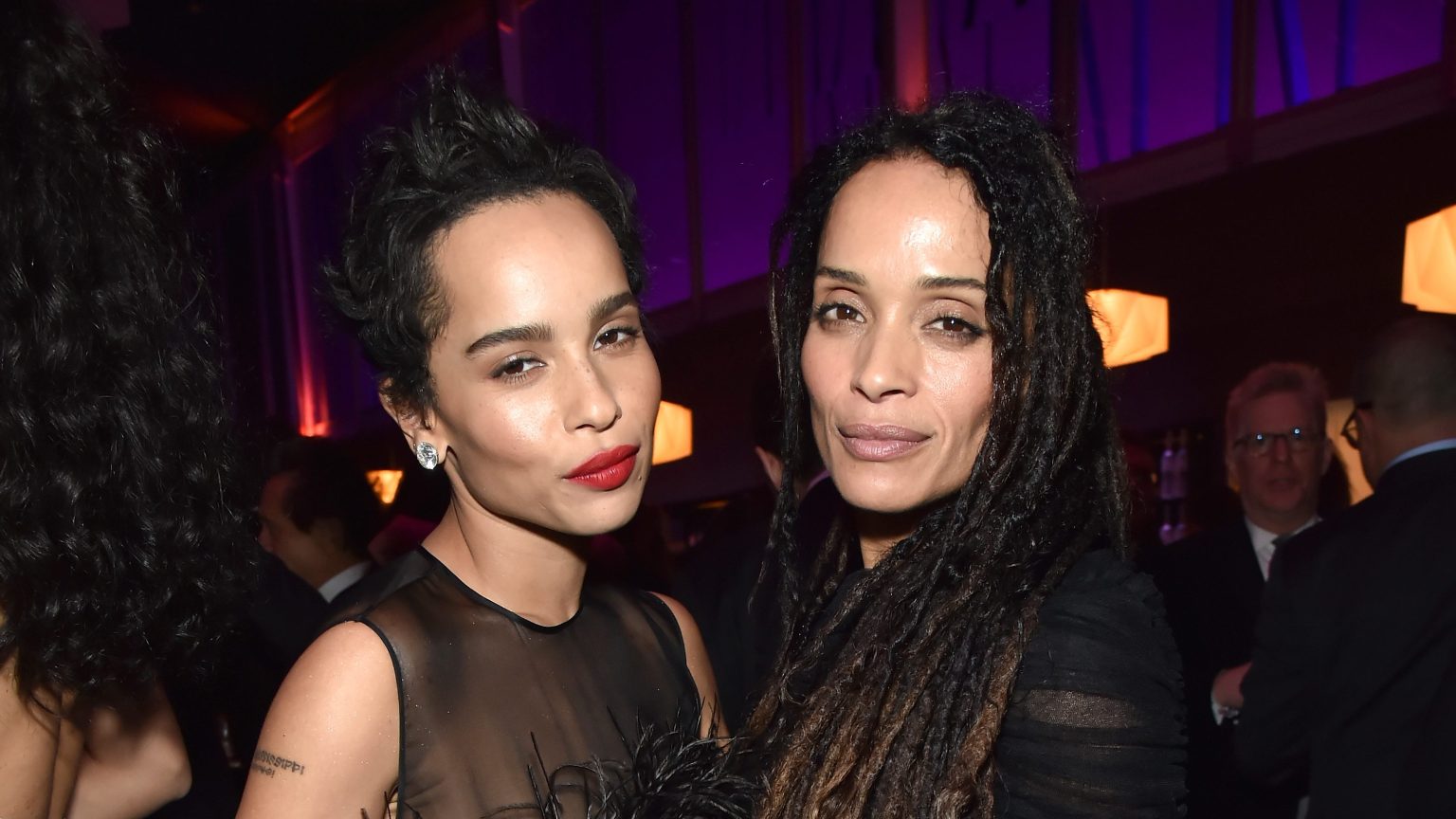 Zoe Kravitz Recalls ‘Hurtful’ Time Moving Away From Mom Lisa(02)