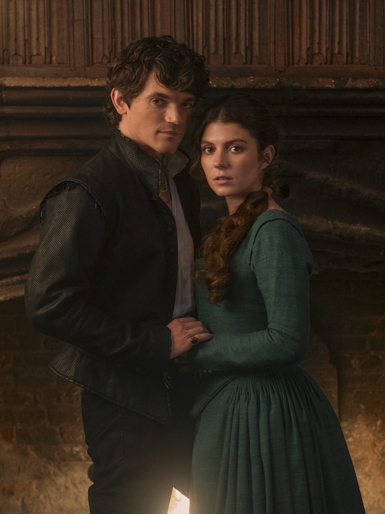 Edward Bluemel (Lord Guildford Dudley), Emily Bader (Lady Jane Grey)