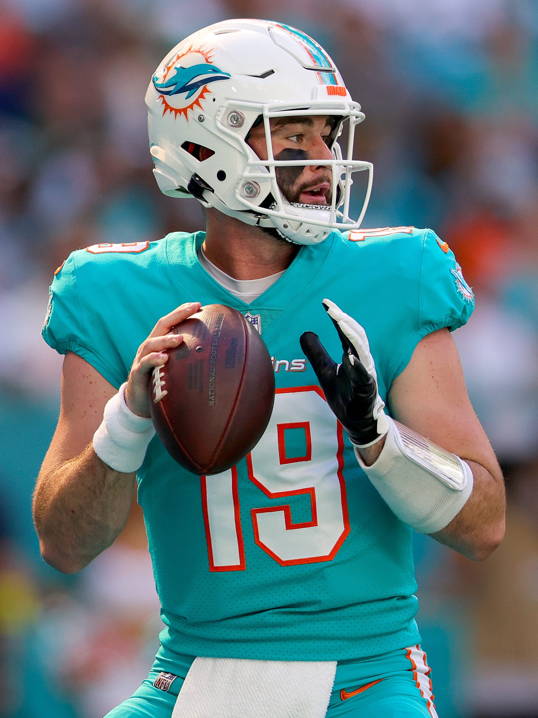 MIAMI GARDENS, FLORIDA - JANUARY 08: Skylar Thompson #19 of the Miami Dolphins looks to pass against the New York Jets during the first half of the game at Hard Rock Stadium on January 08, 2023 in Miami Gardens, Florida. (Photo by Megan Briggs/Getty Images)