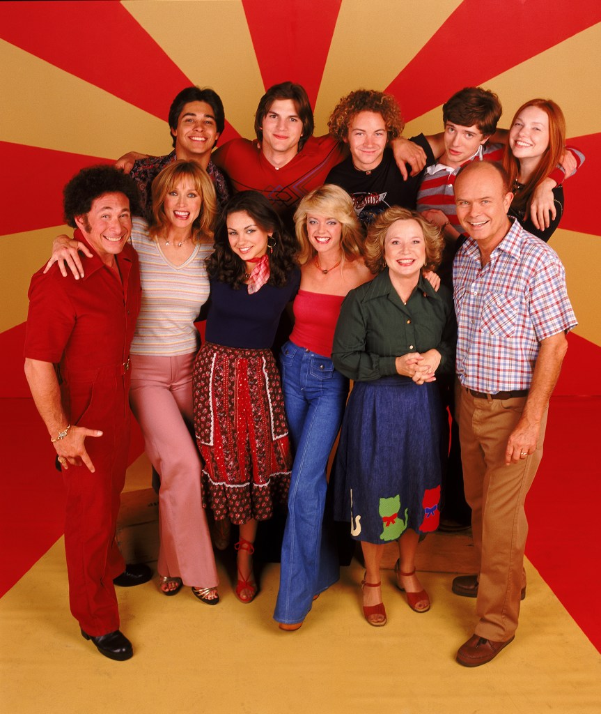 THAT '70S SHOW - Top row L-R: Wilmer Valderrama, Ashton Kutcher, Danny Masterson, Topher Grace, Laura Prepon. Center L-R: Don Stark, Tanya Roberts, Mila Kunis, Lisa Robin Kelly, Debra Jo Rupp, Kurtwood Smith. (Photo by FOX Image Collection via Getty Images)