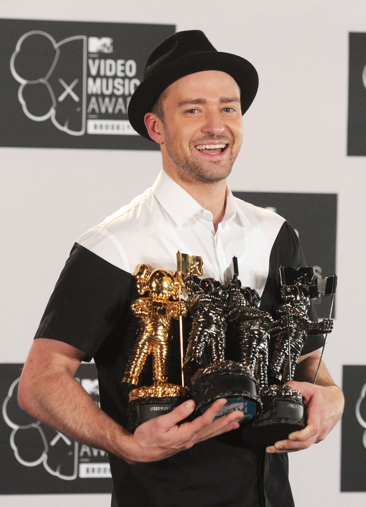  Justin Timberlake attends the 2013 MTV Video Music Awards at the Barclays Center on August 25, 2013 in the Brooklyn borough of New York City. (Photo by Jamie McCarthy/Getty Images for MTV)