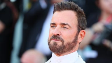  Justin Theroux attends the red carpet for "Beetlejuice Beetlejuice" during the 81st Venice International Film Festival at on August 28, 2024 in Venice, Italy.  (Photo by JB Lacroix/FilmMagic)