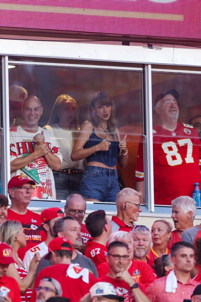 Taylor Swift Cheering on the Chiefs