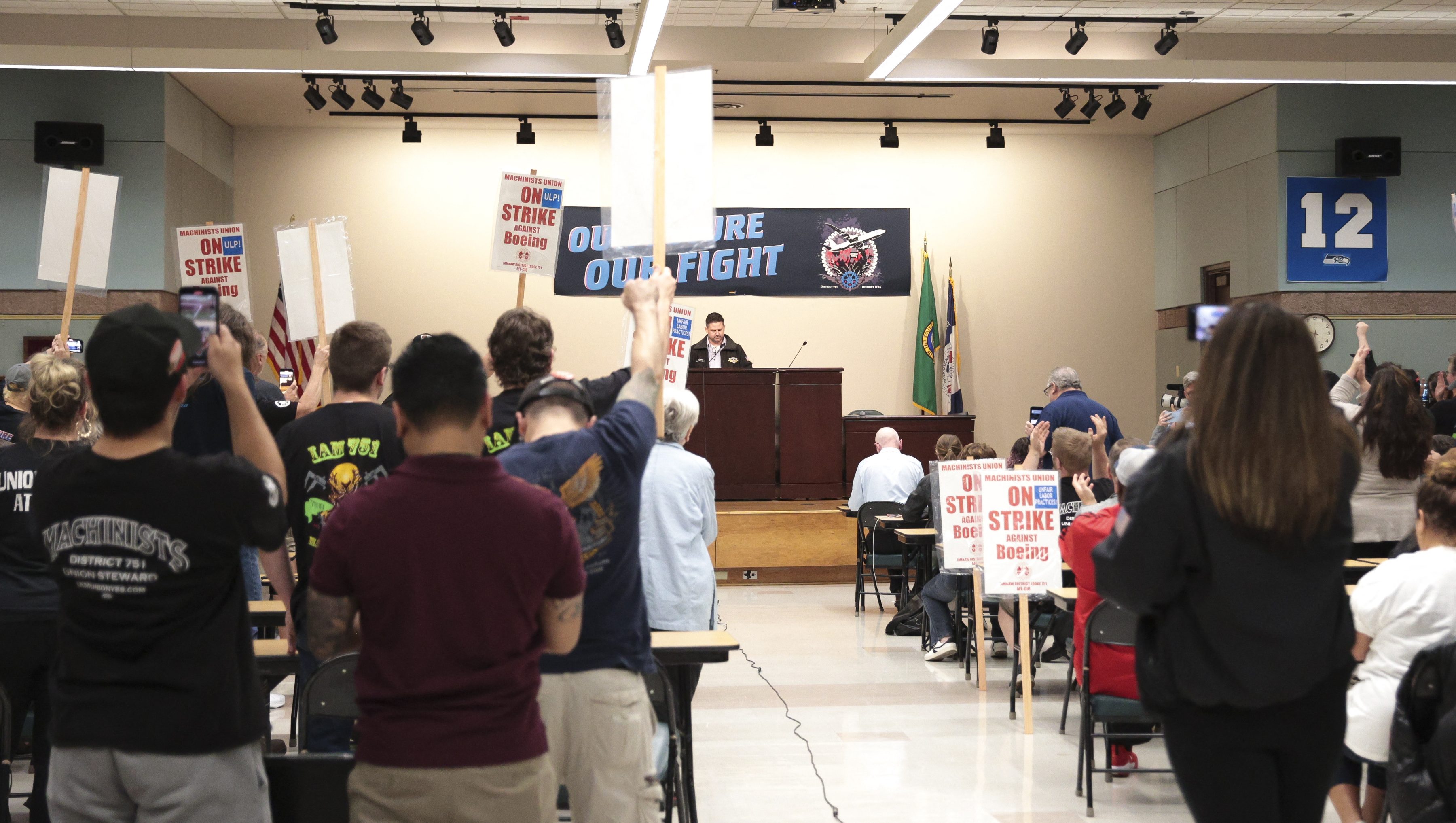 What to Know About Union Members Walking Off the Job – Hollywood Life What to Know About Union Members Walking Off the Job – Hollywood Life