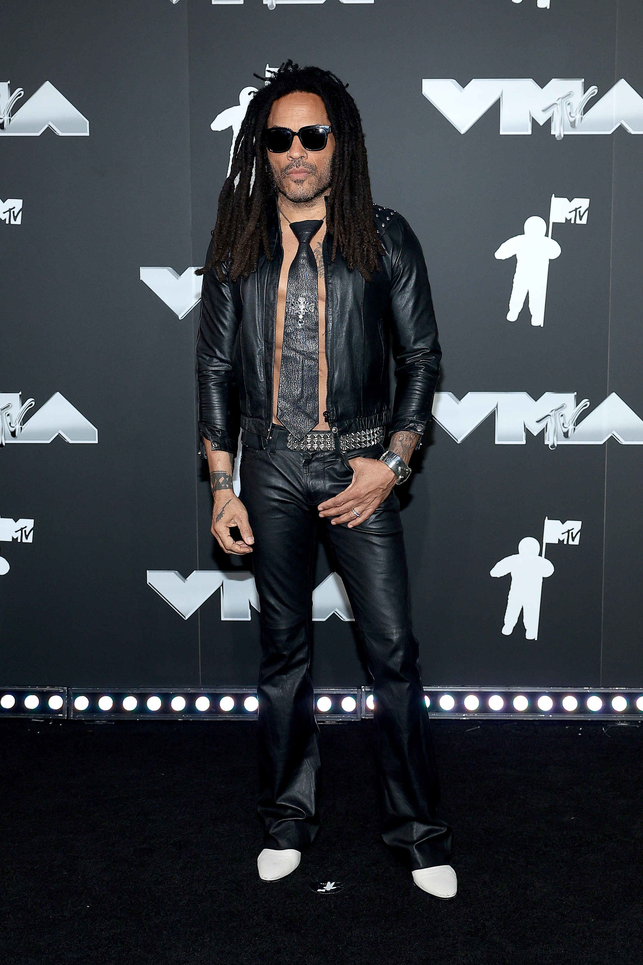 ELMONT, NUEVA YORK - 11 DE SEPTIEMBRE: Lenny Kravitz asiste a los MTV Video Music Awards 2024 en el UBS Arena el 11 de septiembre de 2024 en Elmont, Nueva York. (Foto de Dimitrios Kambouris/Getty Images)