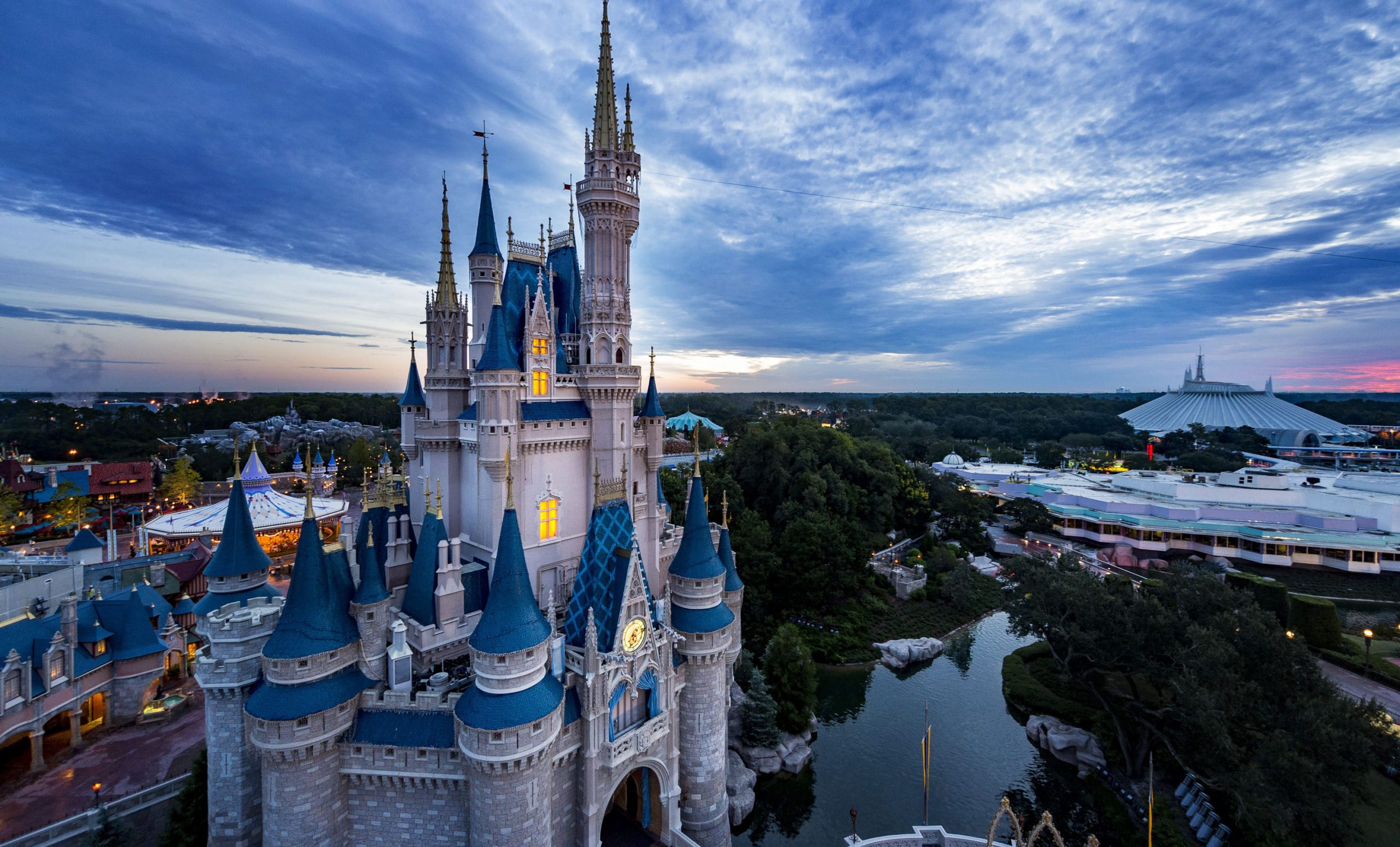 ¿Disney World está cerrado por el huracán Milton?Los parques y hoteles cerrarán