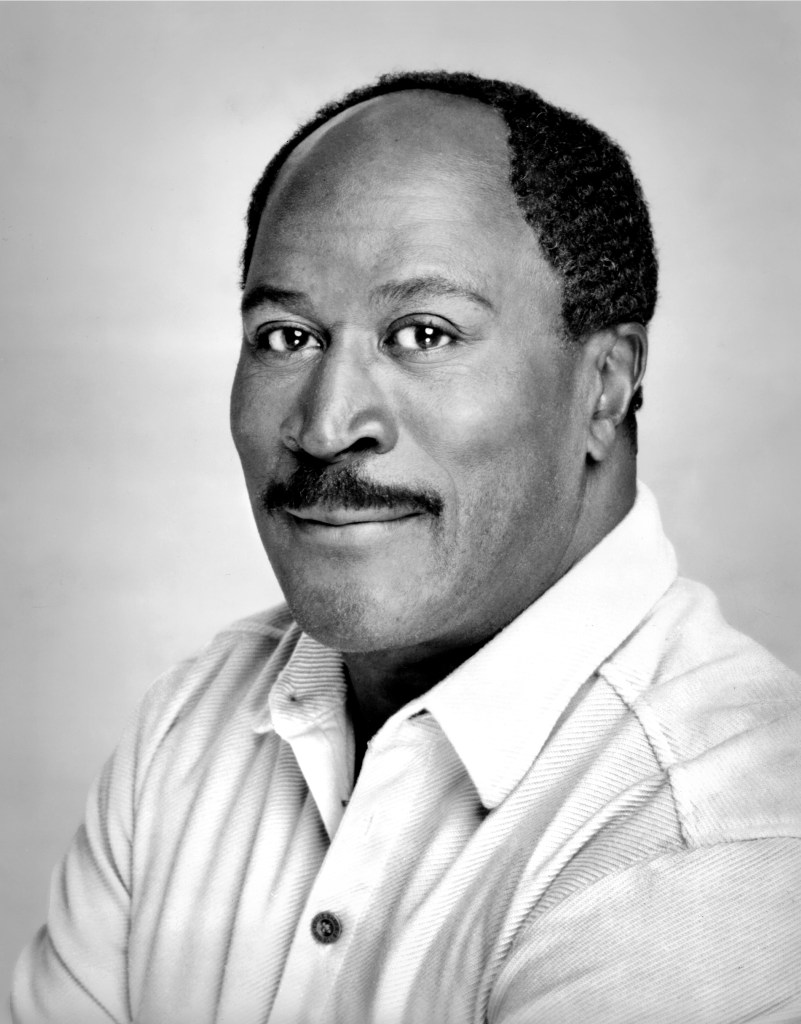 Fotografía publicitaria del retrato del actor estadounidense John Amos para la película 'Let's Do it Again' (Warner Bros), 1975. (Foto de John Kisch Archive/Getty Images)