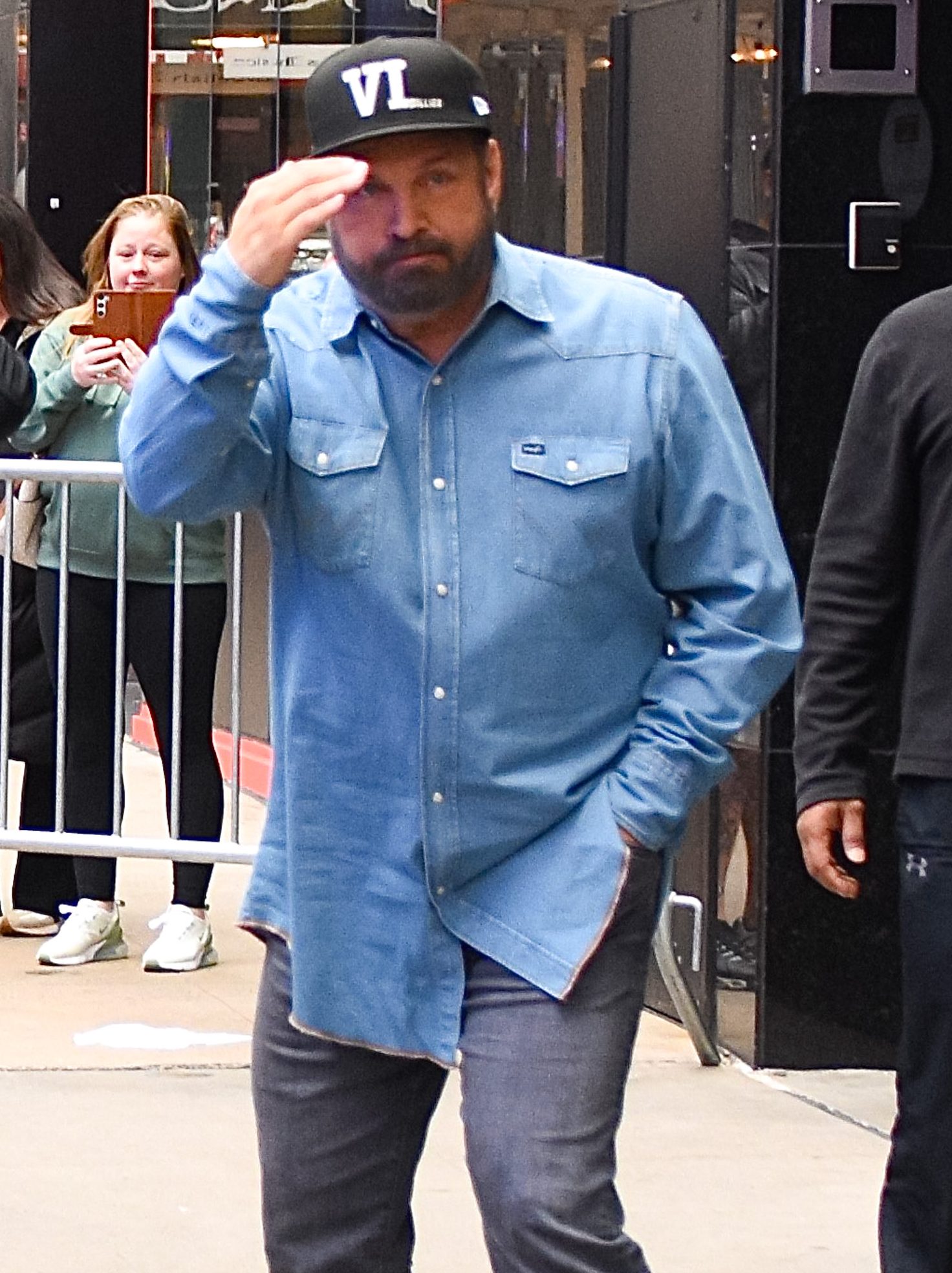 NEW YORK, NY - NOVEMBER 07: Garth Brooks is seen arriving at 'Good Morning America' Show on November 07, 2023 in New York City.  (Photo by MediaPunch/Bauer-Griffin/GC Images)