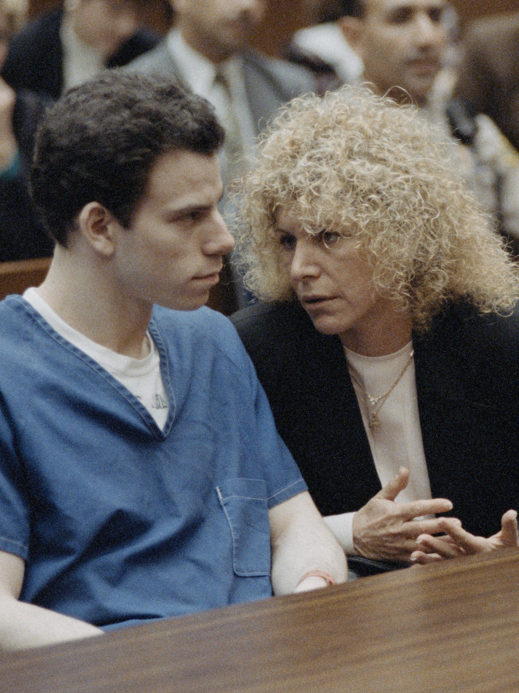 Trial of the Menendez brothers in Los Angeles - From left to right : Erik Menendez with his attorney : Leslie Abramson and his brother Lyle Menendez. Los Angeles, 9th March 1994. (Photo by Ted Soqui/Sygma via Getty Images)