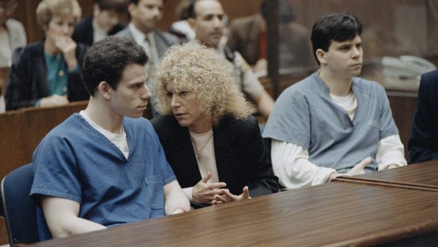 Trial of the Menendez brothers in Los Angeles - From left to right : Erik Menendez with his attorney : Leslie Abramson and his brother Lyle Menendez. Los Angeles, 9th March 1994. (Photo by Ted Soqui/Sygma via Getty Images)