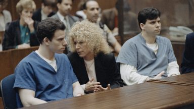 Trial of the Menendez brothers in Los Angeles - From left to right : Erik Menendez with his attorney : Leslie Abramson and his brother Lyle Menendez. Los Angeles, 9th March 1994. (Photo by Ted Soqui/Sygma via Getty Images)