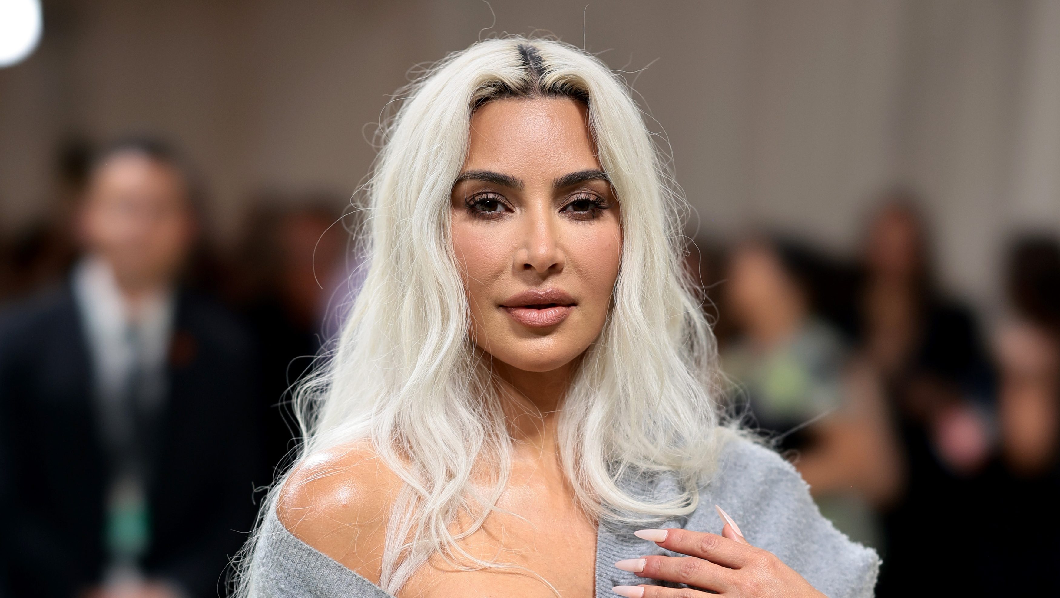 Famous Birthday - Celebrity Kim Kardashian born October 21, 1980