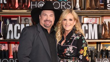  (L-R) Garth Brooks and Trisha Yearwood attend the 17th Academy Of Country Music Honors at Ryman Auditorium on August 21, 2024 in Nashville, Tennessee.  (Photo by Terry Wyatt/Getty Images for ACM)