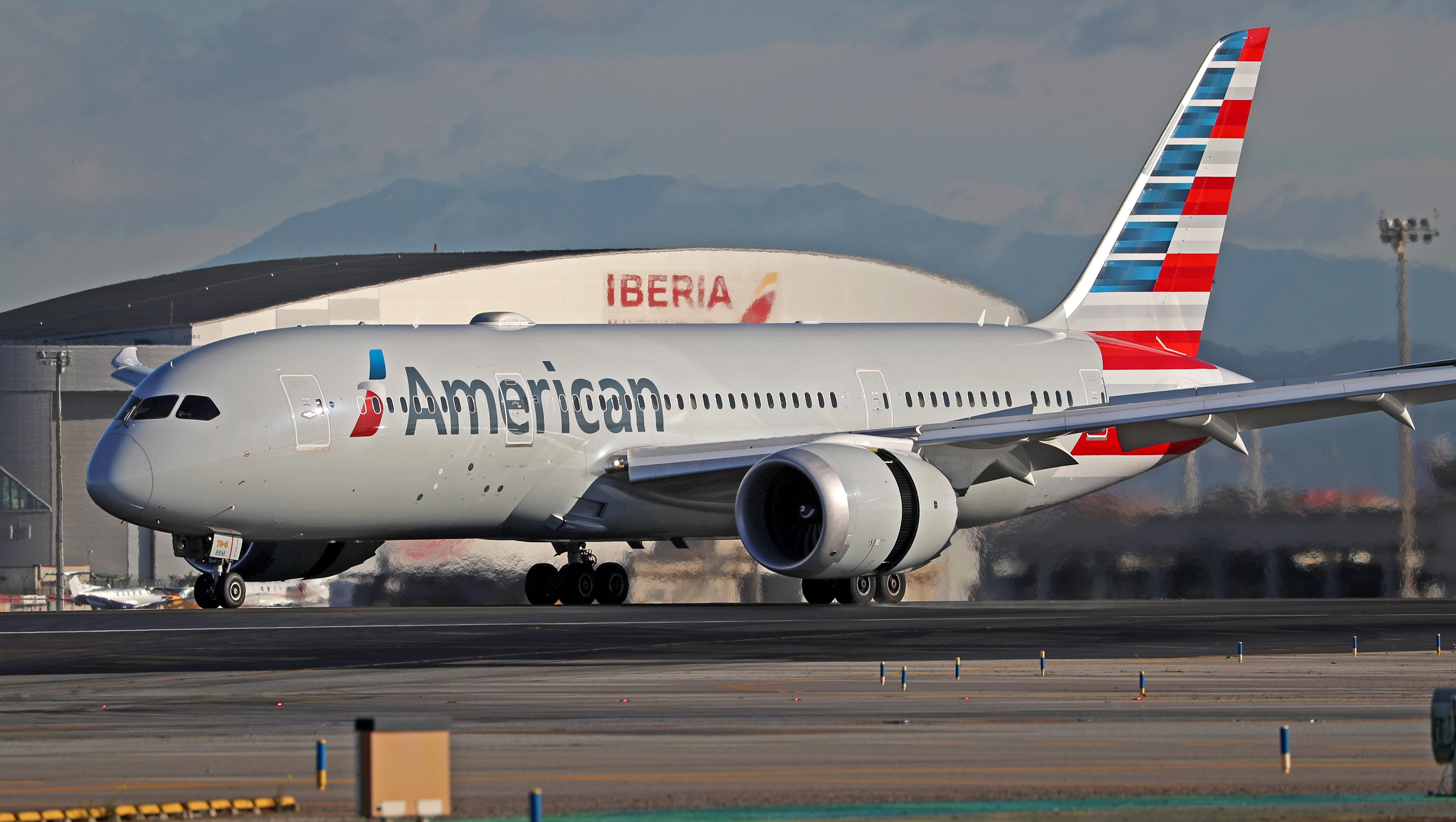 American Airlines’ ‘Gate Lice’ Solution: The Meaning Behind the Term