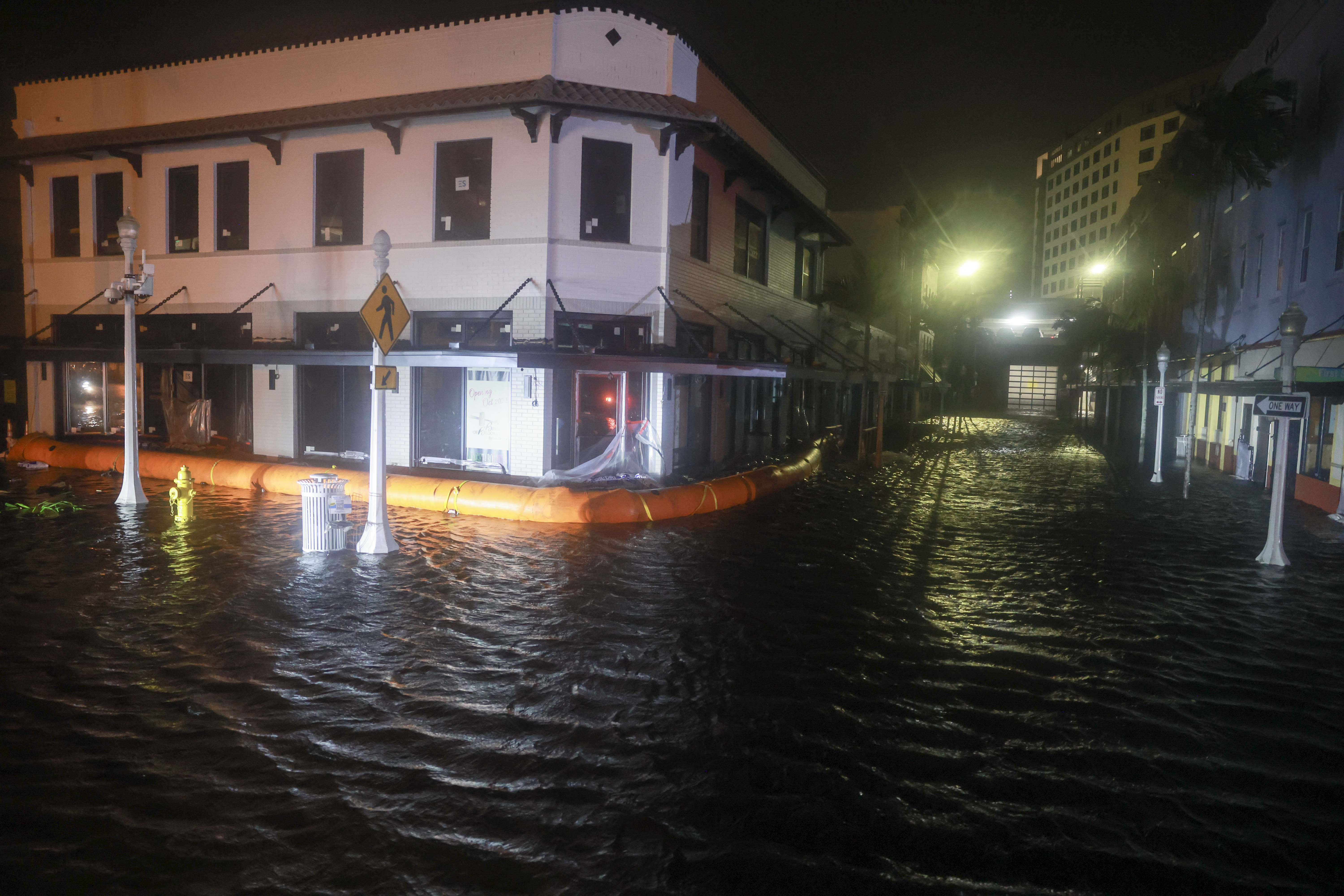 Las secuelas del huracán Milton en fotos: fotografías de los daños en toda Florida