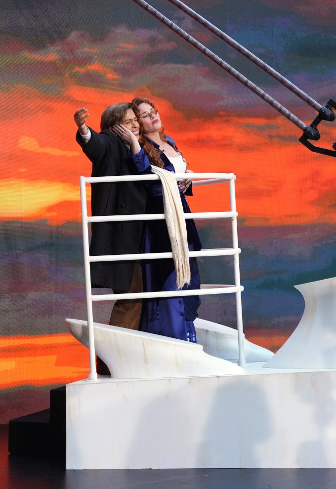 Hoda & Jenna Recreating a ‘Titanic’ Scene