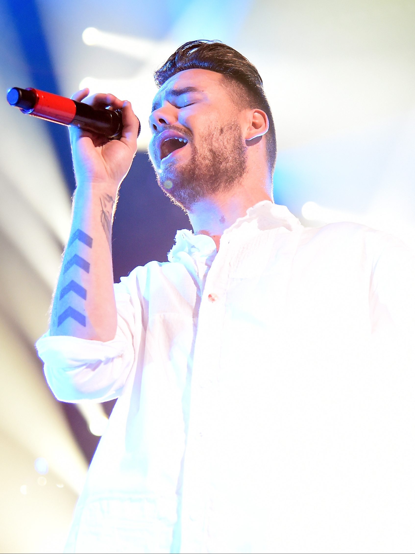 LOS ANGELES, CA - DECEMBER 04:  Singer Liam Payne of One Direction performs onstage during 102.7 KIIS FMs Jingle Ball 2015 Presented by Capital One at STAPLES CENTER on December 4, 2015 in Los Angeles, California.  (Photo by Jason Merritt/Getty Images for iHeartMedia)