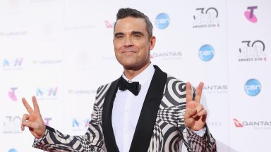  Robbie Williams arrives for the 30th Annual ARIA Awards 2016 at The Star on November 23, 2016 in Sydney, Australia. (Photo by Don Arnold/WireImage)