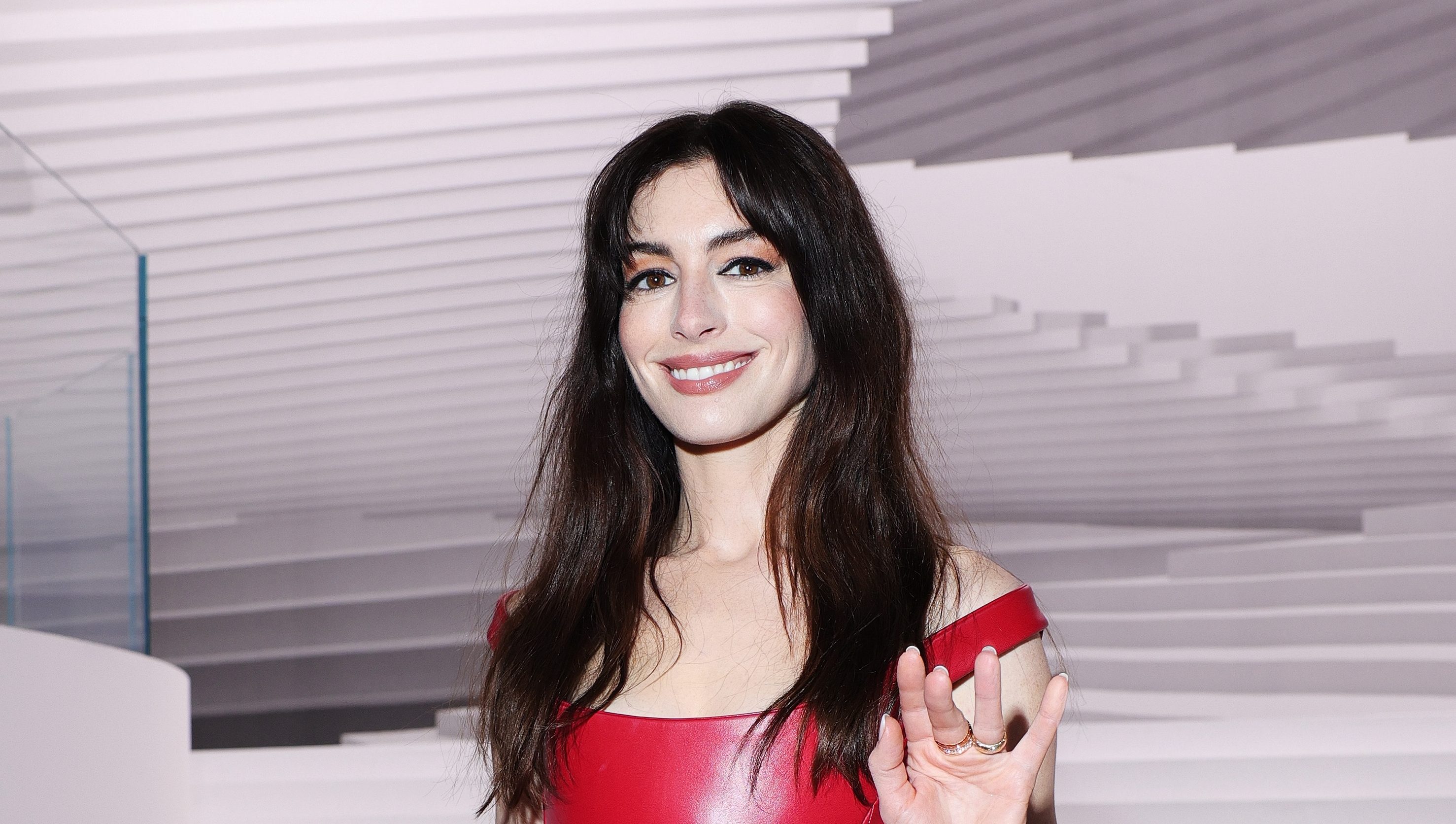 Famous Birthdays Today — November 12: Celebrity Anne Hathaway