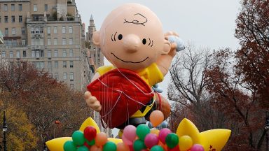  The Charlie Brown balloon leads the Macy's Annual Thanksgiving Day Parade on November 24, 2016 in New York City. (Photo by Gary Hershorn/Getty Images)