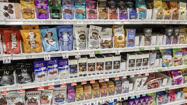 Surfside, Florida, Miami, Publix grocery store, chocolate aisle, chocolate bars, dark chocolate, cocoa, Ghirardelli, Lindt, Lily's. (Photo by: Jeffrey Greenberg/Universal Images Group via Getty Images)