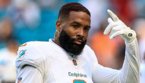 MIAMI GARDENS, FLORIDA - NOVEMBER 24: Odell Beckham Jr. #3 of the Miami Dolphins warms up prior to the game against the New England Patriots at Hard Rock Stadium on November 24, 2024 in Miami Gardens, Florida. (Photo by Carmen Mandato/Getty Images)
