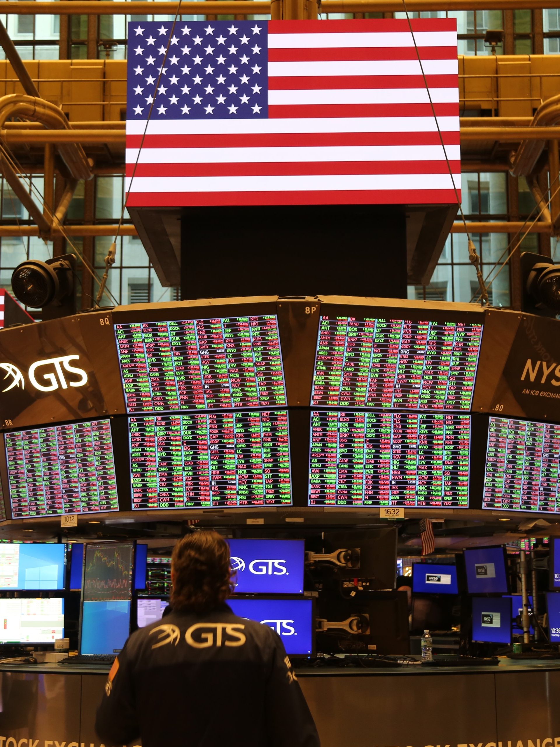 Traders work on the floor of the New York Stock Exchange in New York, the United States, on Dec. 12, 2024. U.S. stocks ended lower on Thursday, as a hotter-than-expected producer price index PPI report overshadowed earlier momentum in tech shares. The Dow Jones Industrial Average fell 234.44 points, or 0.53 percent, to 43,914.12. The S&P 500 sank 32.94 points, or 0.54 percent, to 6,051.25. The Nasdaq Composite Index shed 132.05 points, or 0.66 percent, to 19,902.84. (Photo by Liu Yanan/Xinhua via Getty Images)