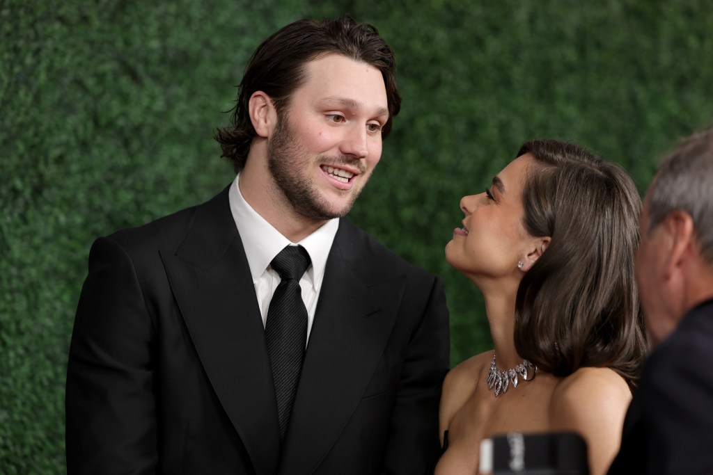 NEW ORLEANS, LOUISIANA - FEBRUARY 06: (L-R) Josh Allen and Hailee Steinfeld attend the 14th Annual NFL Honors at Saenger Theatre on February 06, 2025 in New Orleans, Louisiana.  (Photo by Michael Loccisano/Getty Images)