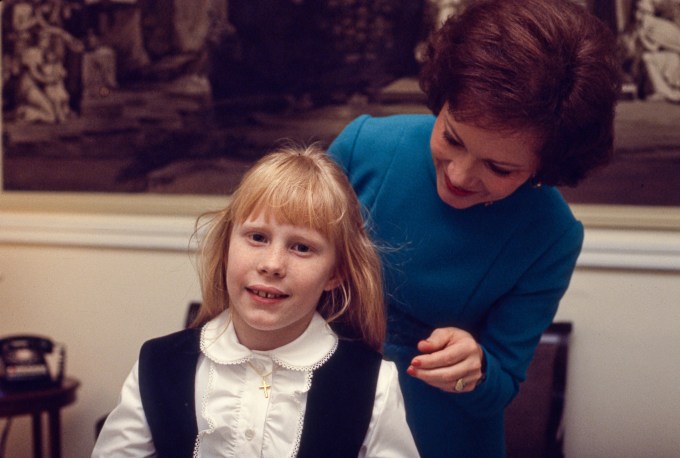 Rosalynn & Amy Carter Prepare for Inaugural Parade