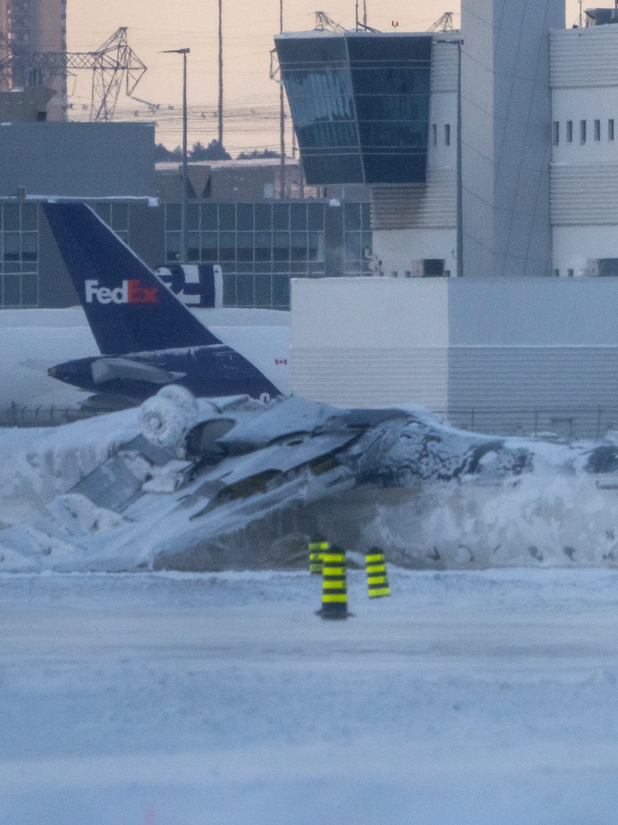 How Many Commercial Planes Crash in a Year? What Data Shows