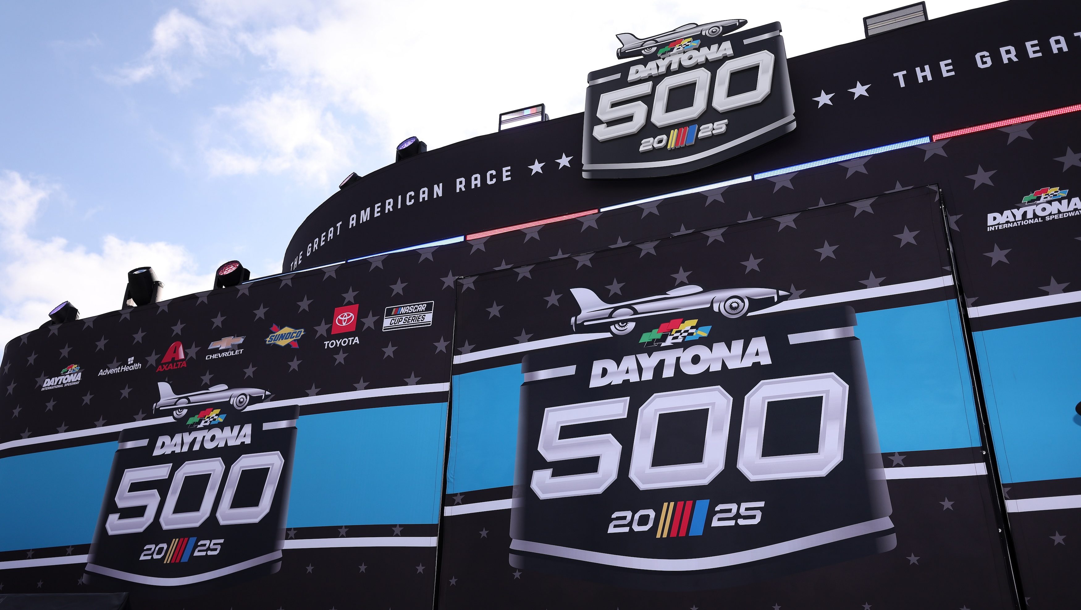 What Time Is the Daytona 500? Find Out When the Race Starts – Hollywood Life What Time Is the Daytona 500? Find Out When the Race Starts – Hollywood Life