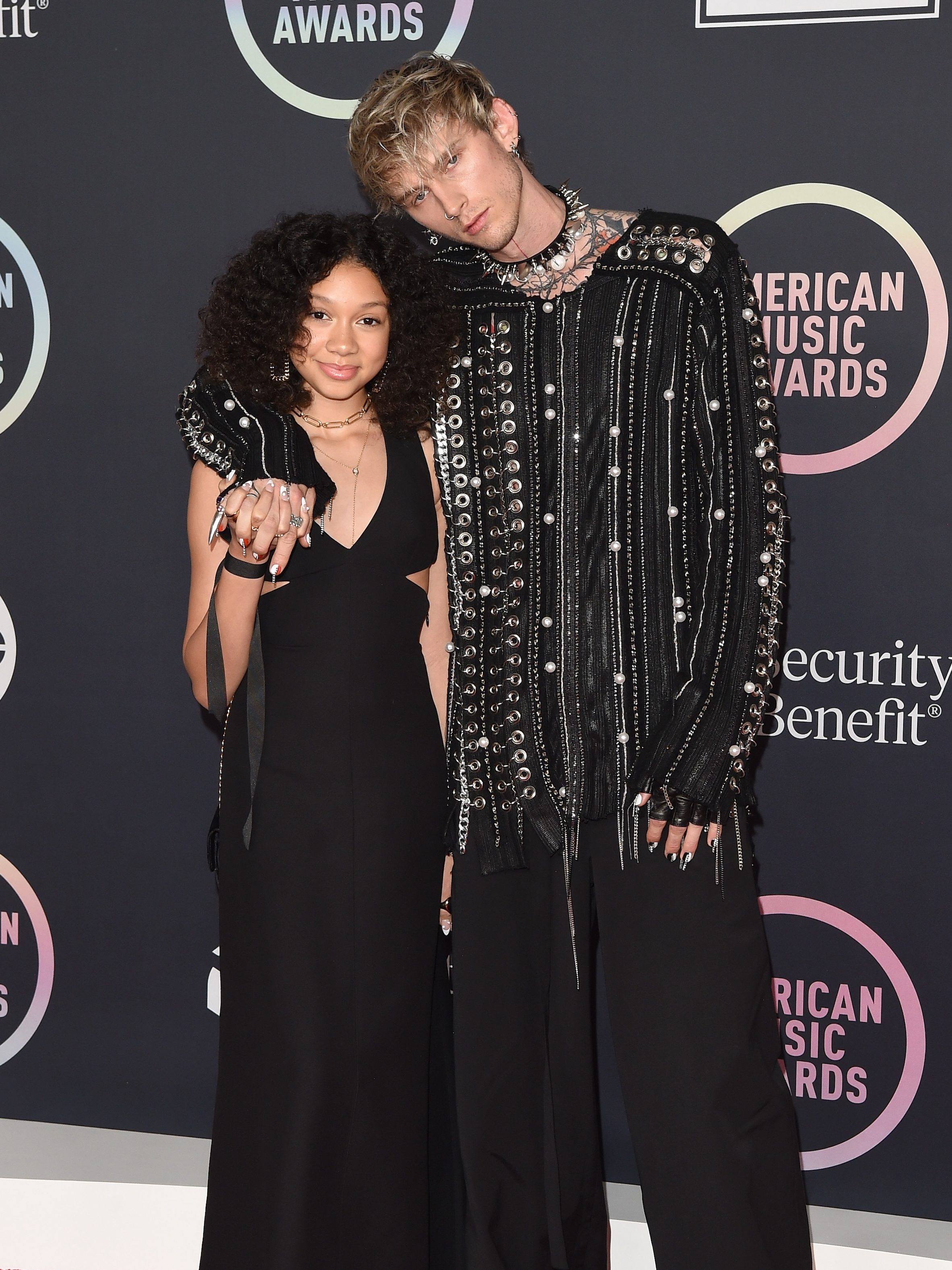 LOS ANGELES, CALIFORNIA - NOVEMBER 21: Casie Colson Baker and Machine Gun Kelly attend the 2021 American Music Awards at Microsoft Theater on November 21, 2021 in Los Angeles, California. (Photo by Axelle/Bauer-Griffin/FilmMagic)