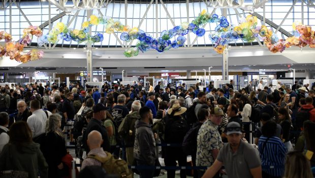 How the Government Shutdown Could Affect Your Holiday Flights
