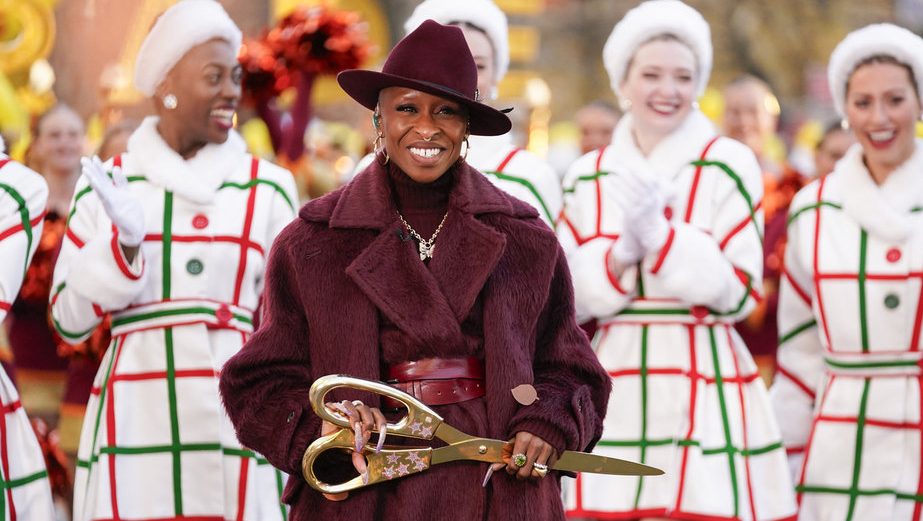 Macy's Thanksgiving Day Parade 2025 Photos: Celebrity Pictures