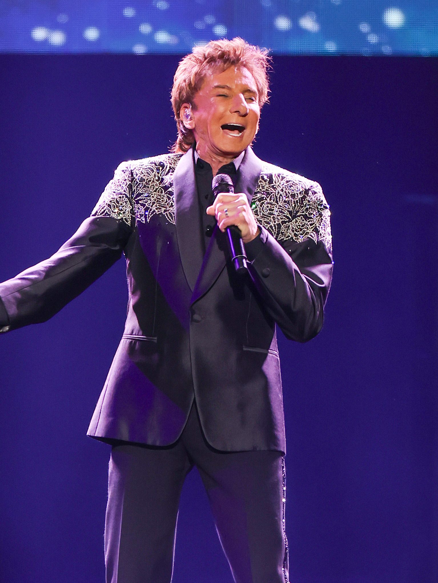 Celebrity Health Scares of 2025: All the Stars' Hospitalizations, Diagnoses & More Barry Manilow