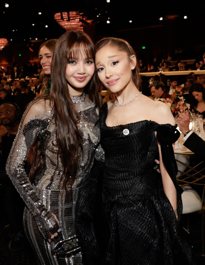 Lisa 7 Ariana Grande