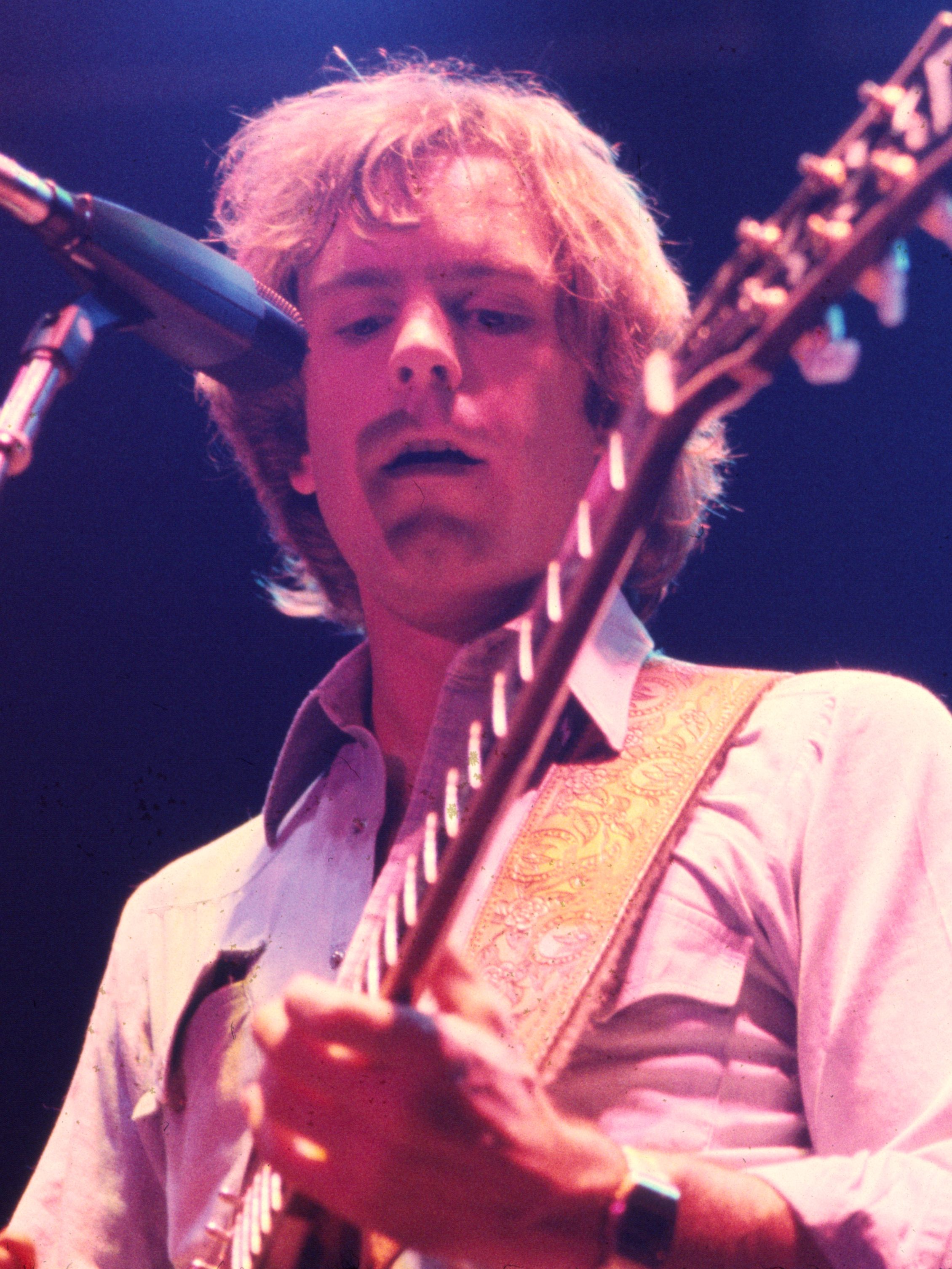 Bob Weir's Health: What We Know About His Cancer Battle & Lung Issues