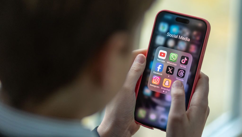 Hoe beroemdheden hun downtime omzetten in digitale trends waar fans niet over kunnen praten